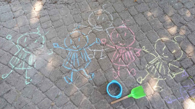 Dagmar Schlobach - Kindertagespflege & Tagesmutter Bietigheim-Bissingen - Kreidezeichnung Juli 2022
