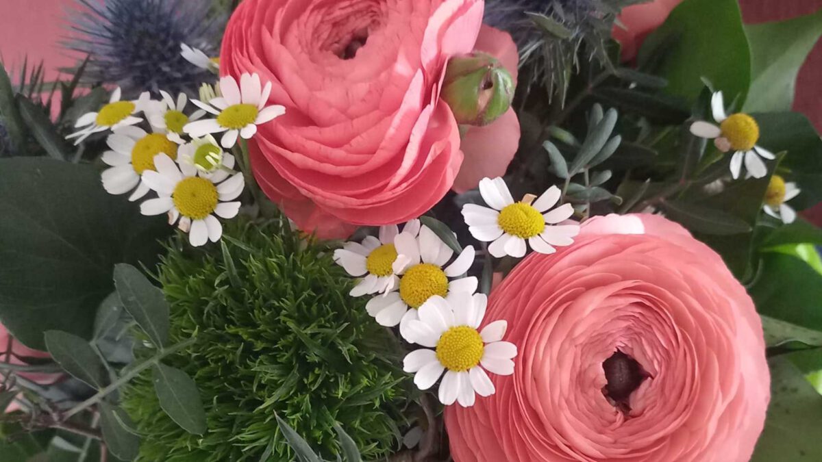 Blumenstrauß zum Muttertag 2024 - Alles Gute, Ihre Dagmar Schlobach